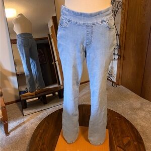 Denim & Company
Women’s Tall Jeans
18WT